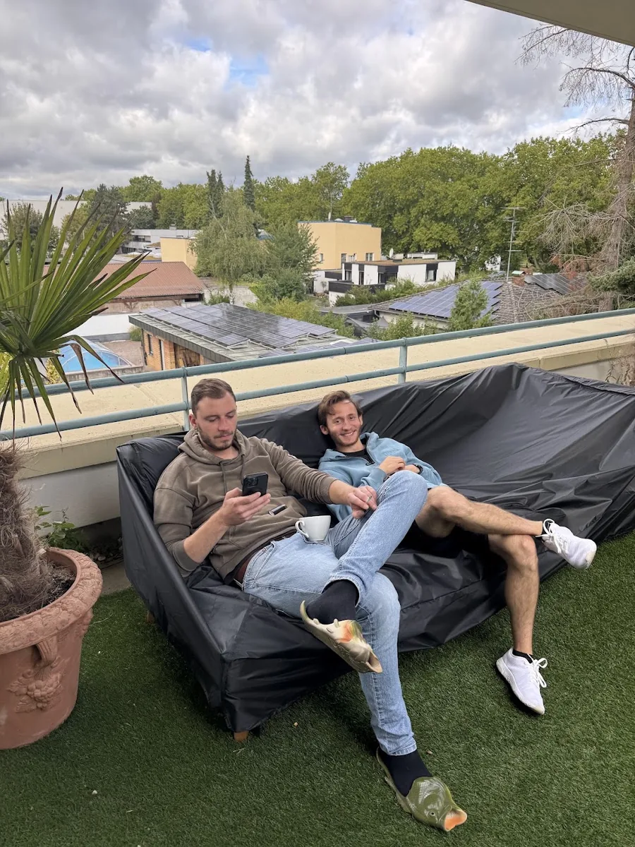 Pause auf der coodoo Dachterrasse